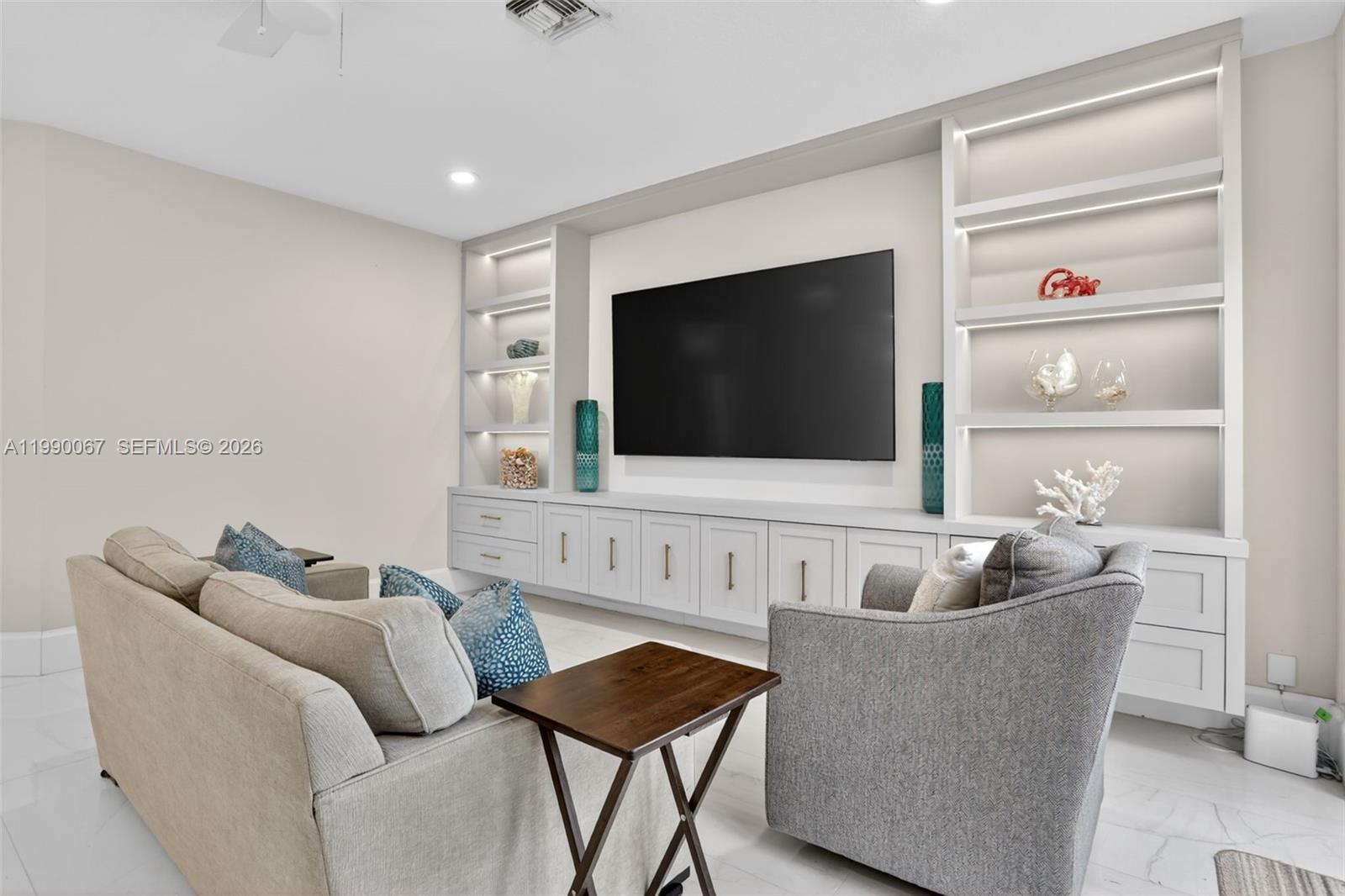 4953 Kensington Cir