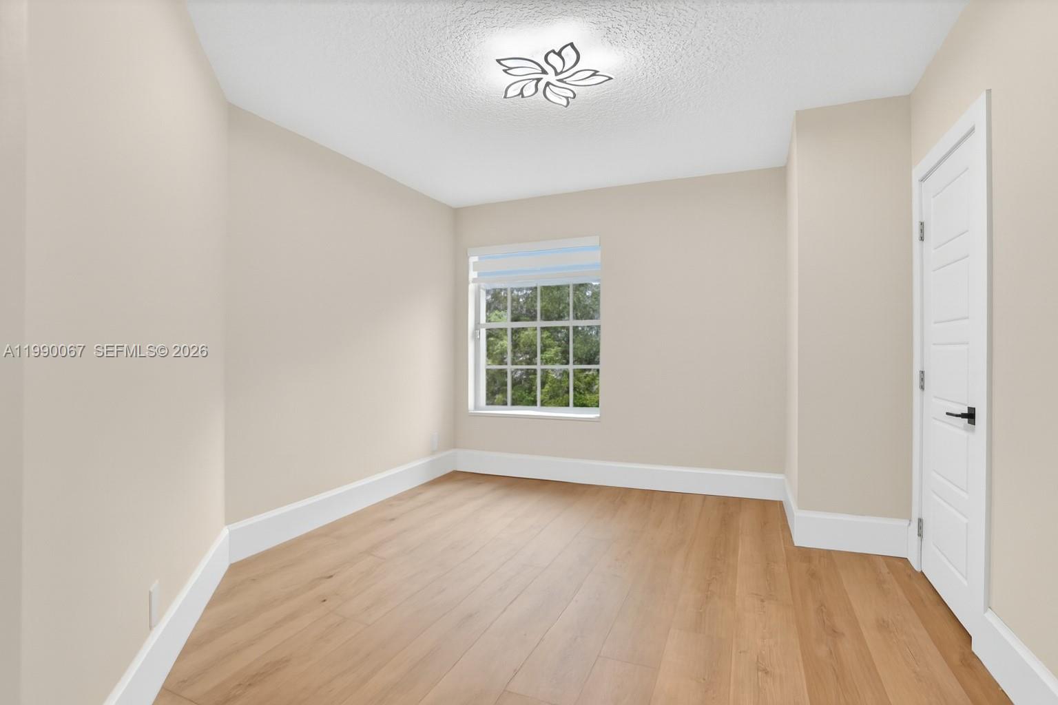 4953 Kensington Cir