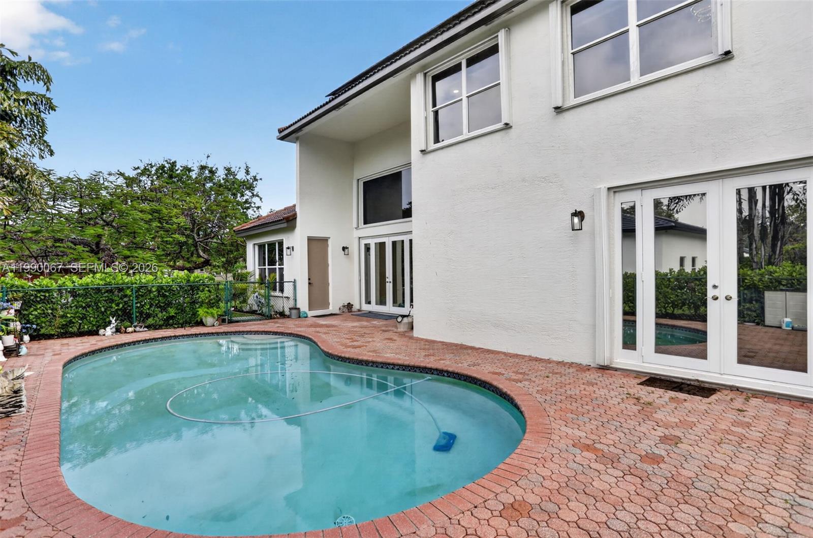 4953 Kensington Cir