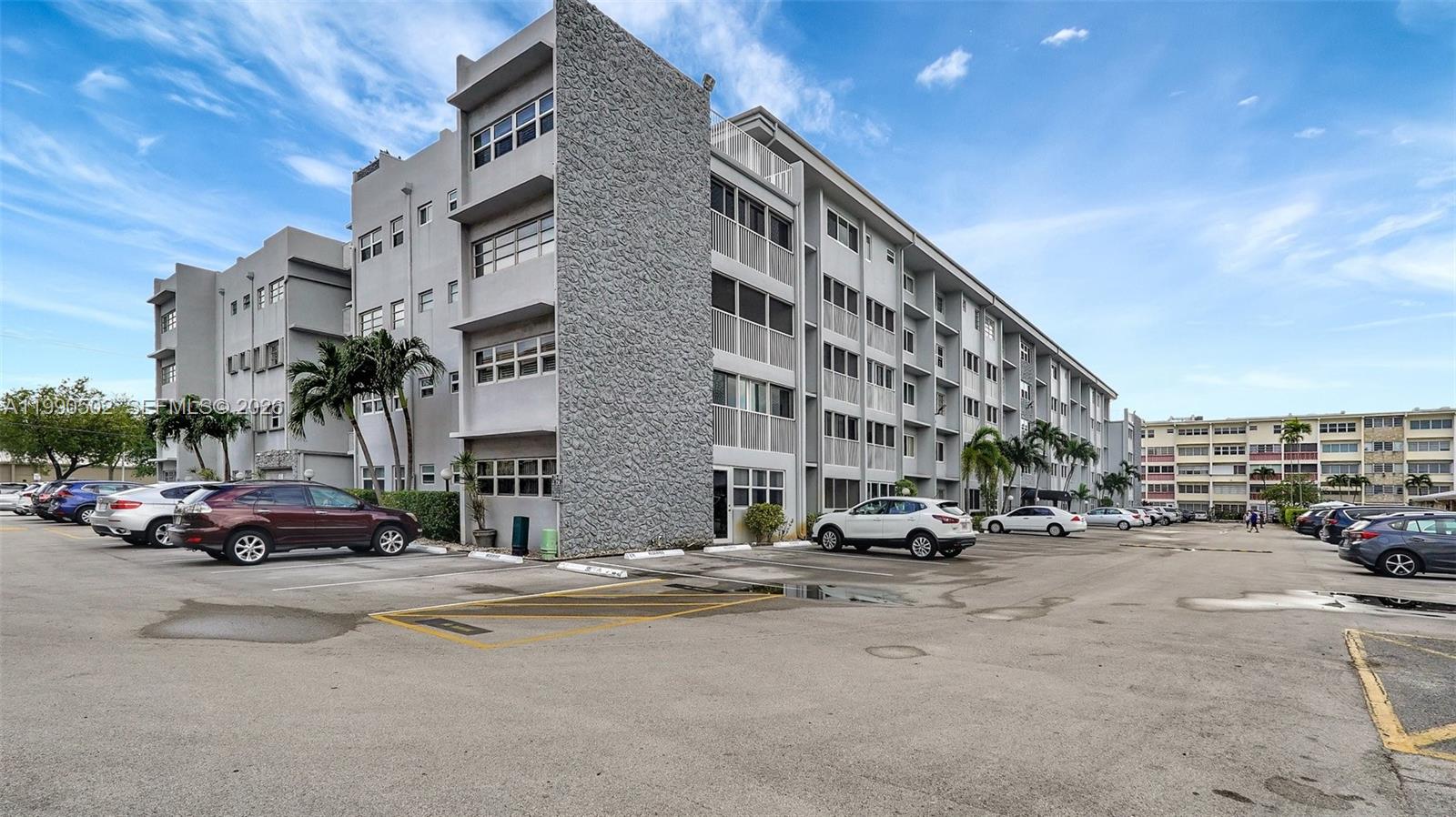329 SE 3rd St # 502T