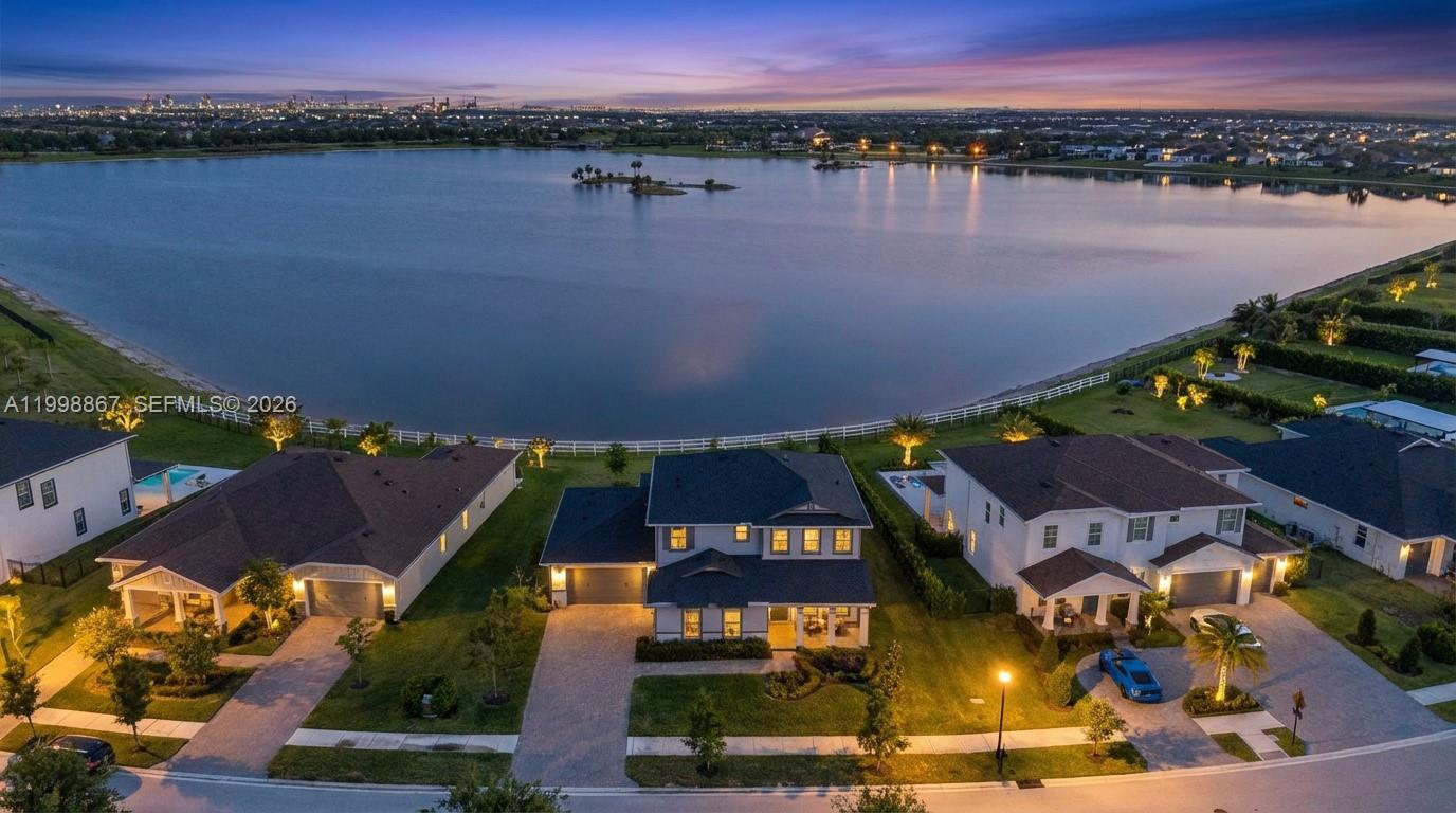 769 Hookline Cir