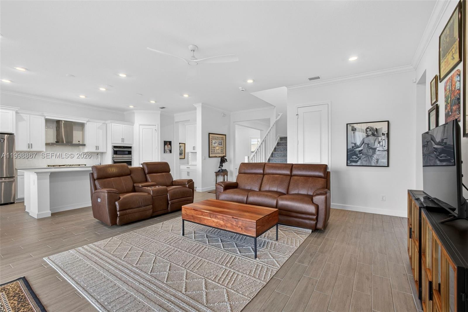 769 Hookline Cir