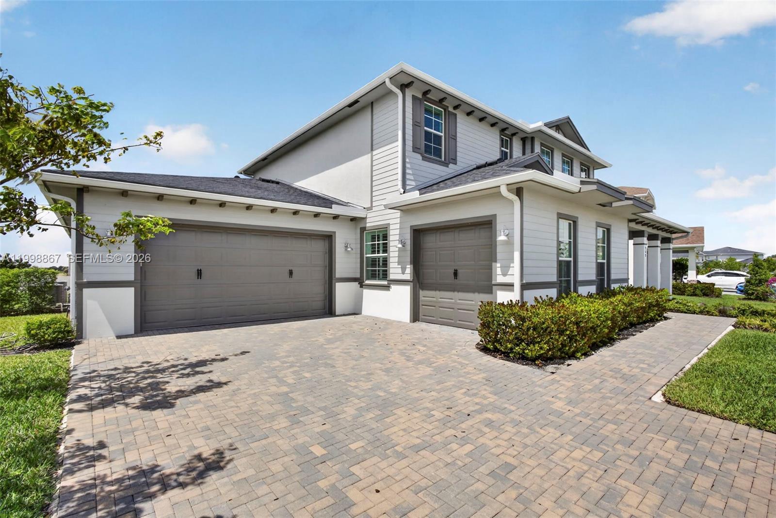 769 Hookline Cir