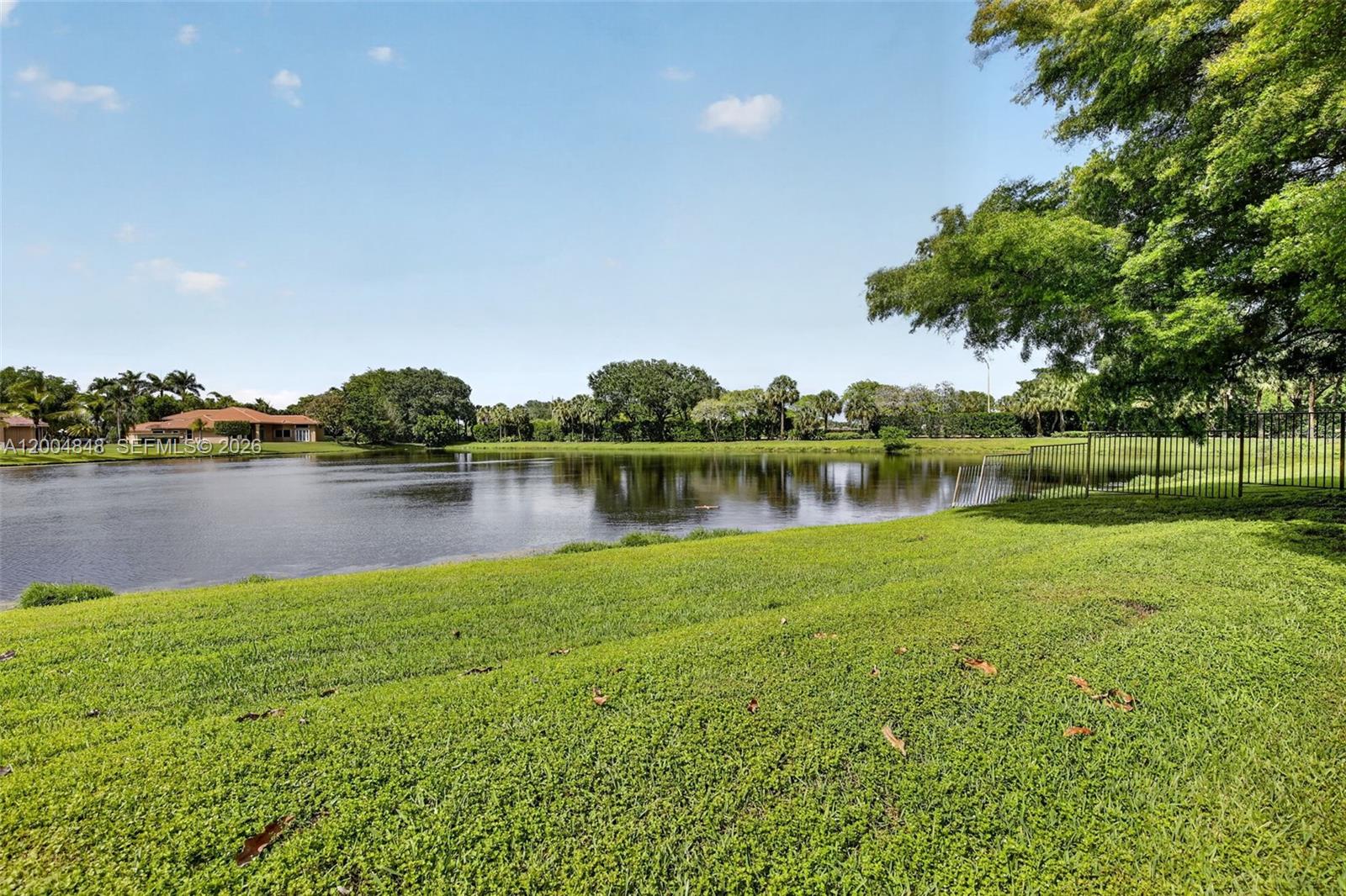 10161 N Lake Vista Cir