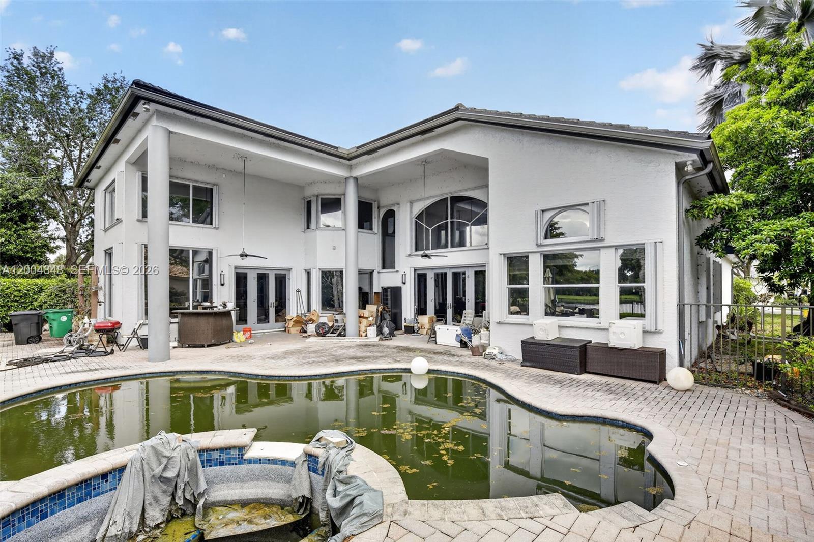 10161 N Lake Vista Cir