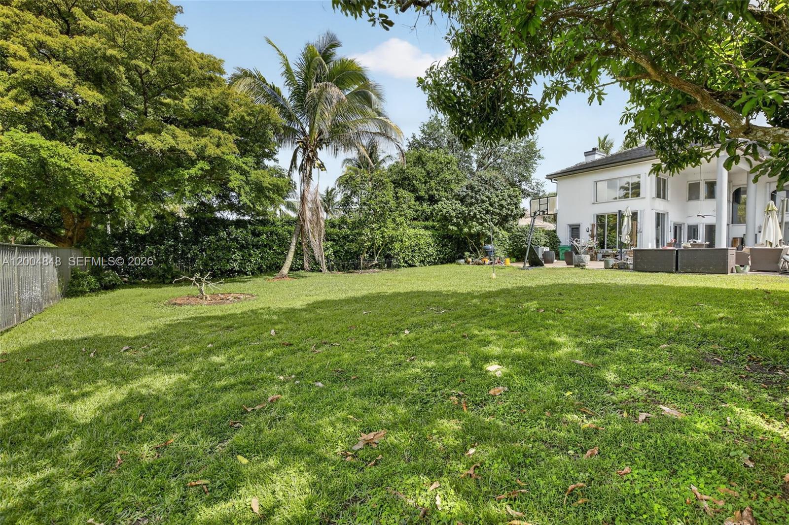 10161 N Lake Vista Cir