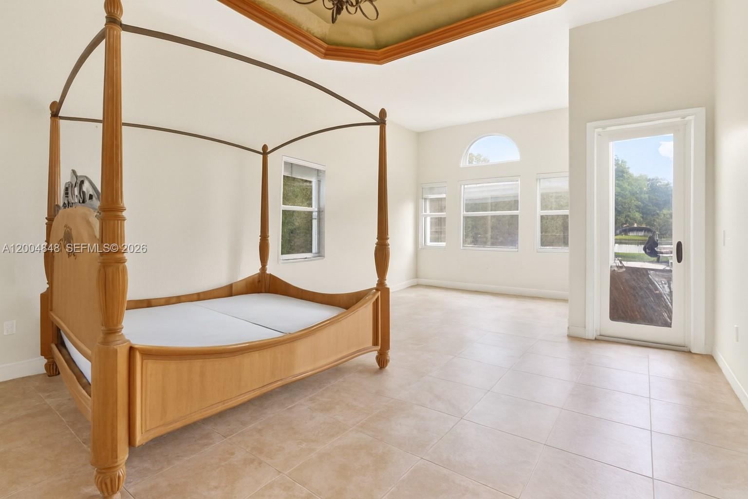 10161 N Lake Vista Cir