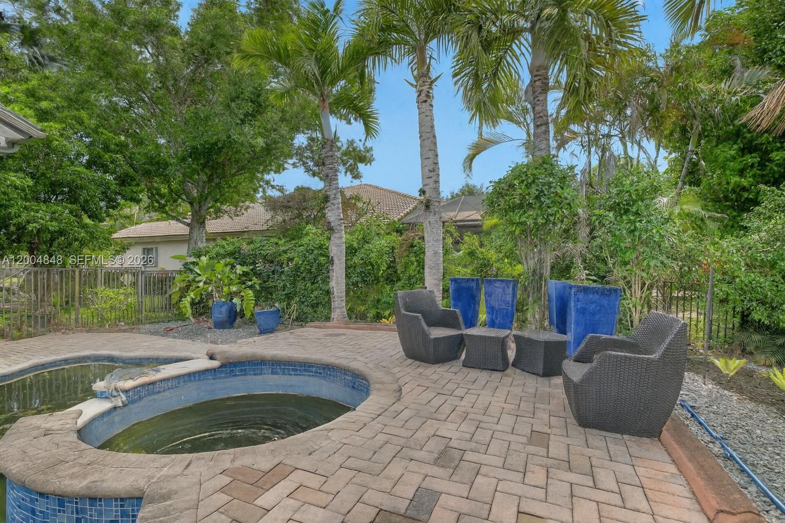 10161 N Lake Vista Cir