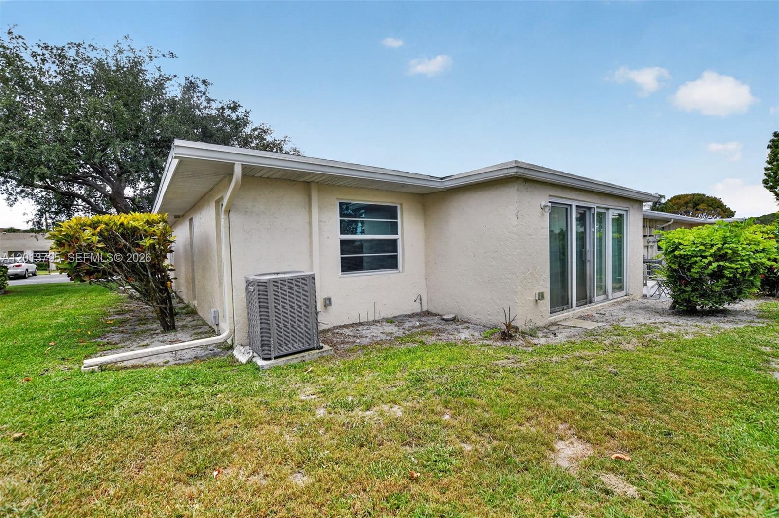 8749 Belle Aire Dr