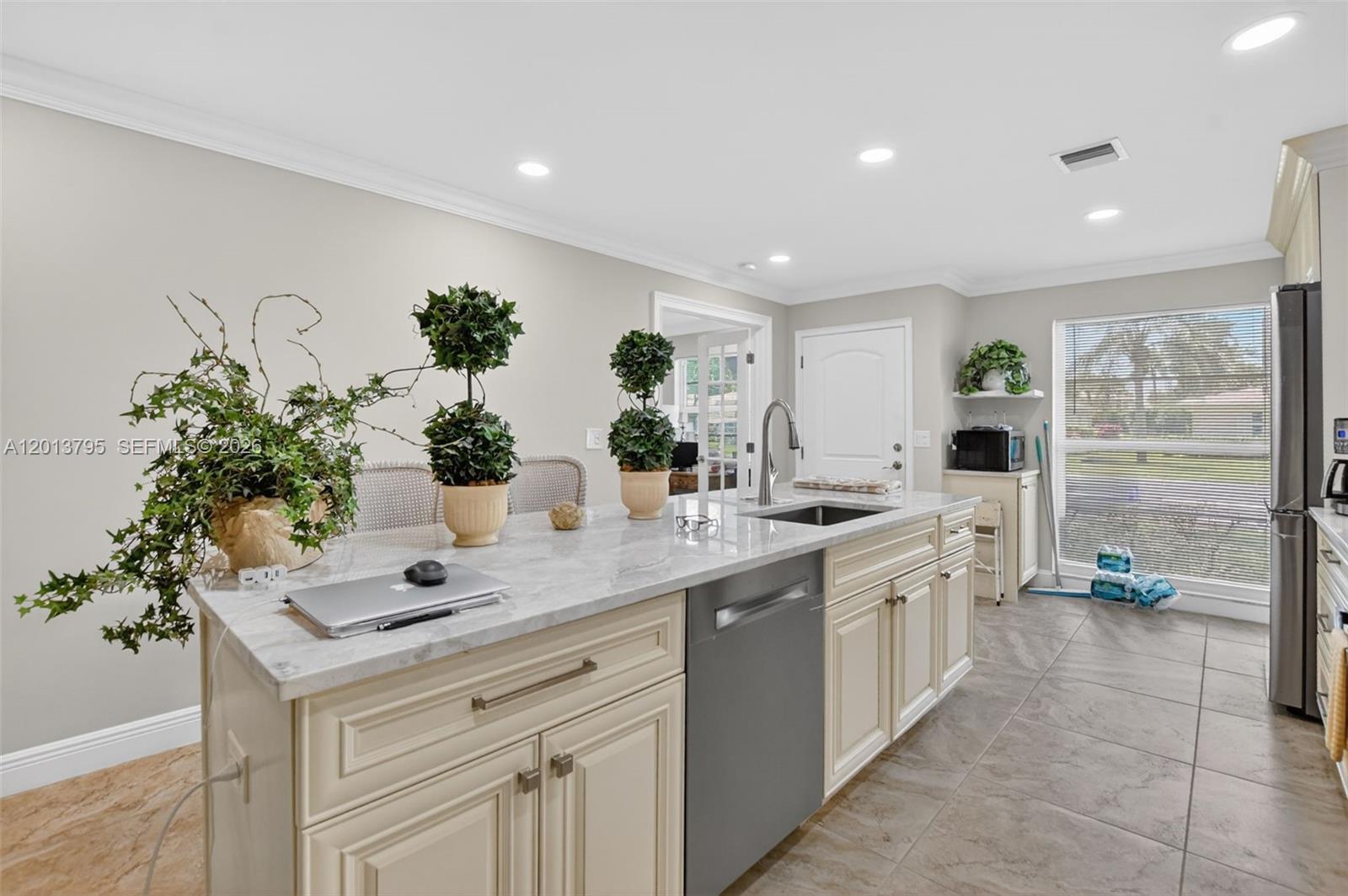 8749 Belle Aire Dr