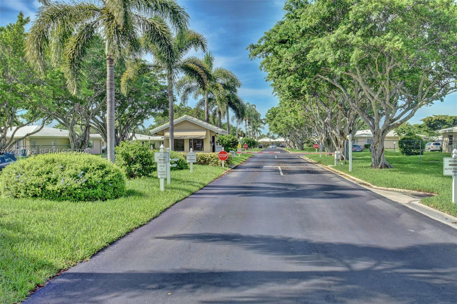 8749 Belle Aire Dr