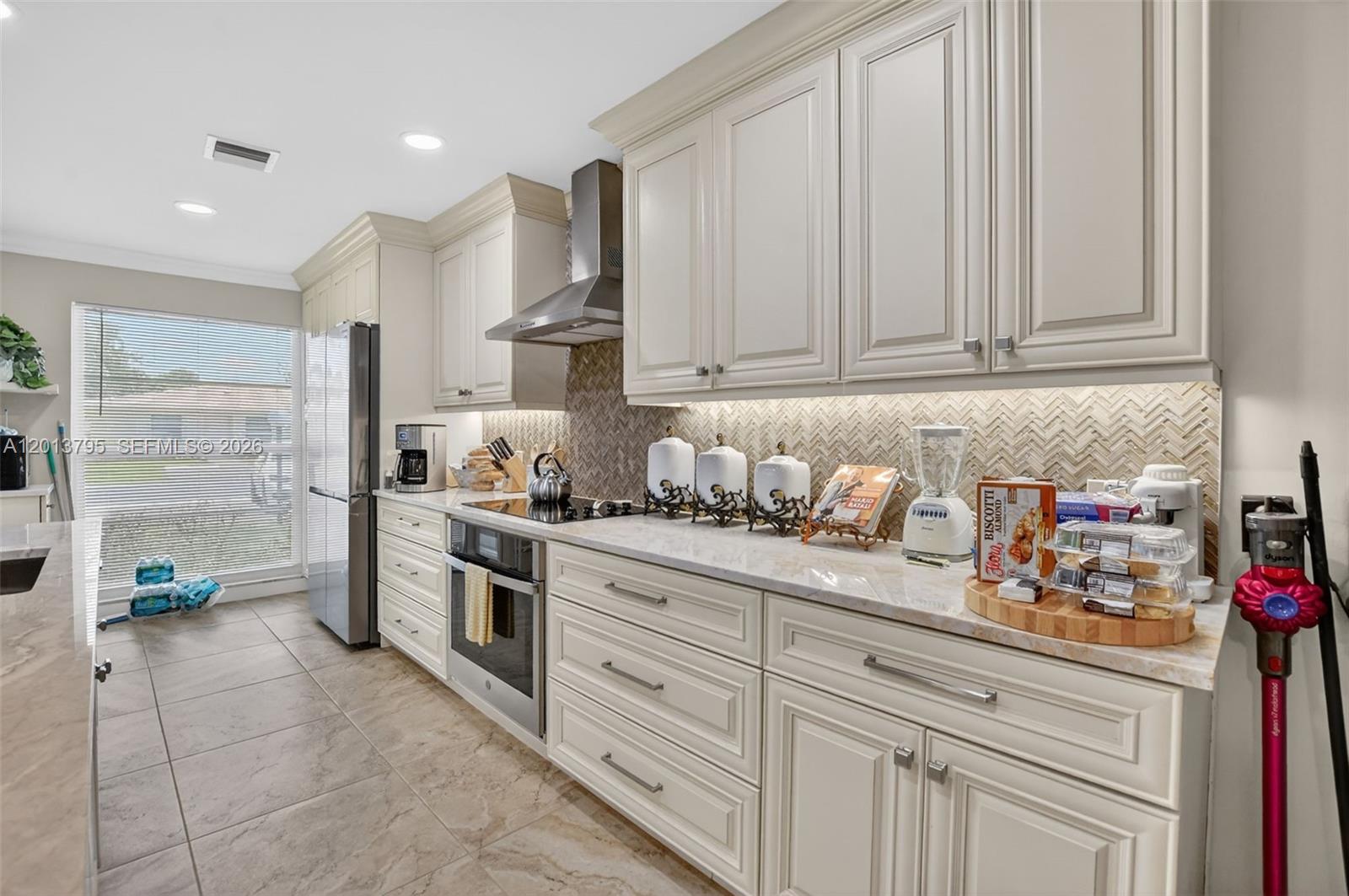 8749 Belle Aire Dr