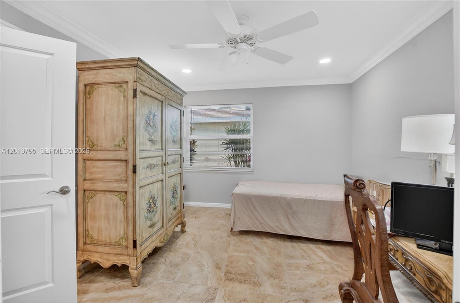 8749 Belle Aire Dr
