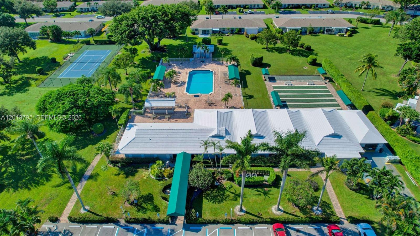 8749 Belle Aire Dr