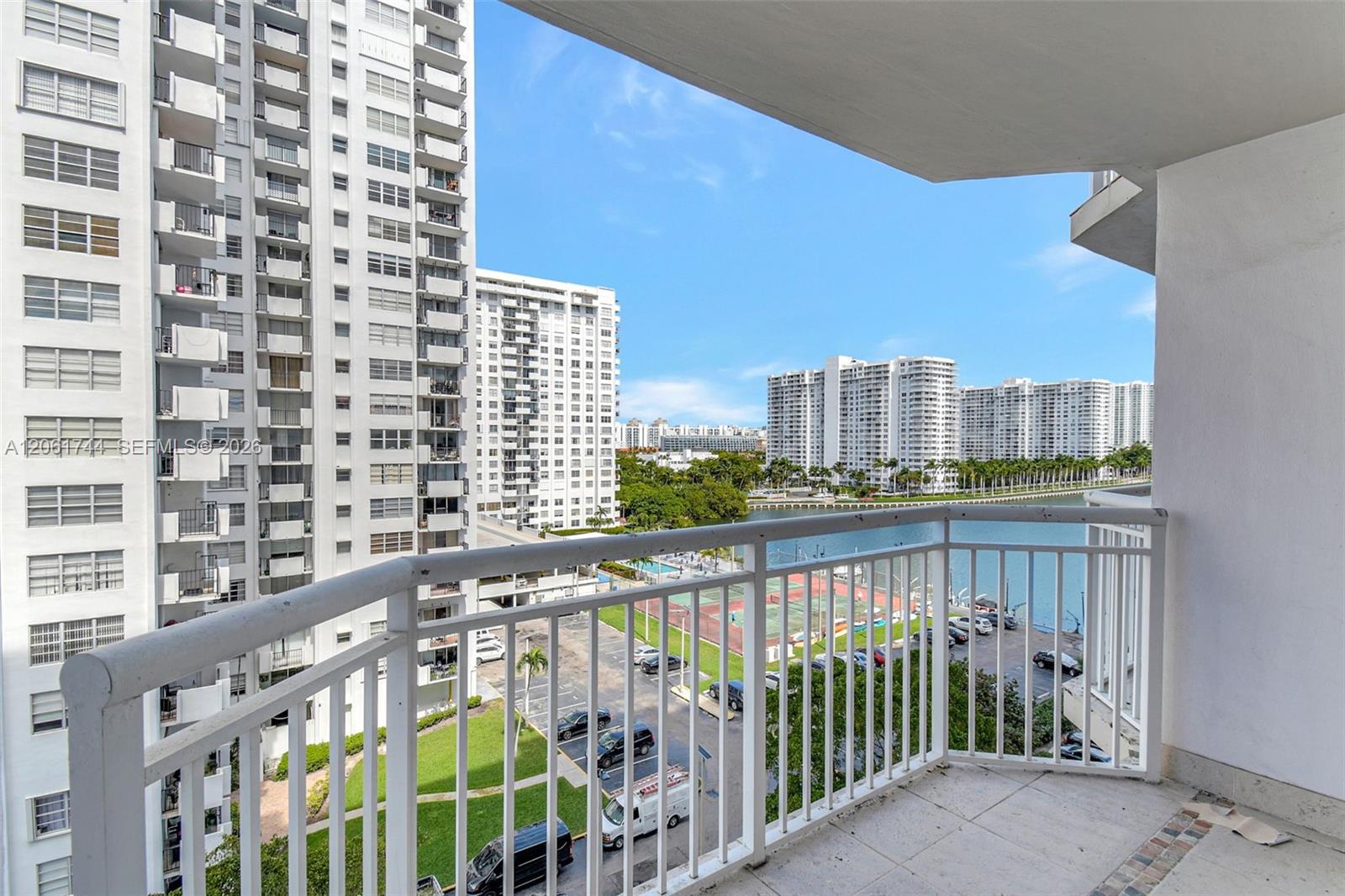 18051 Biscayne Blvd # 801