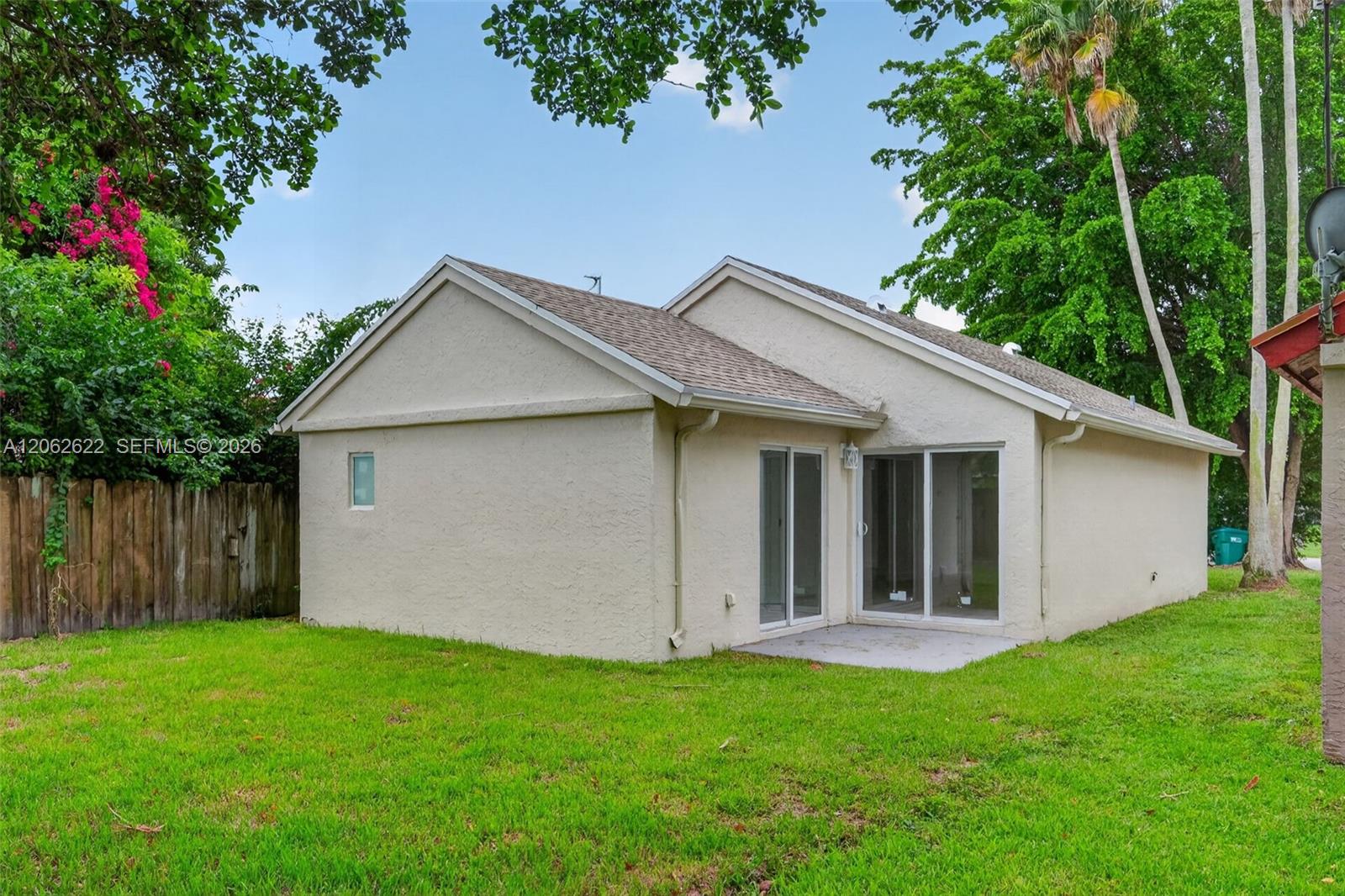 792 SW 9th St
