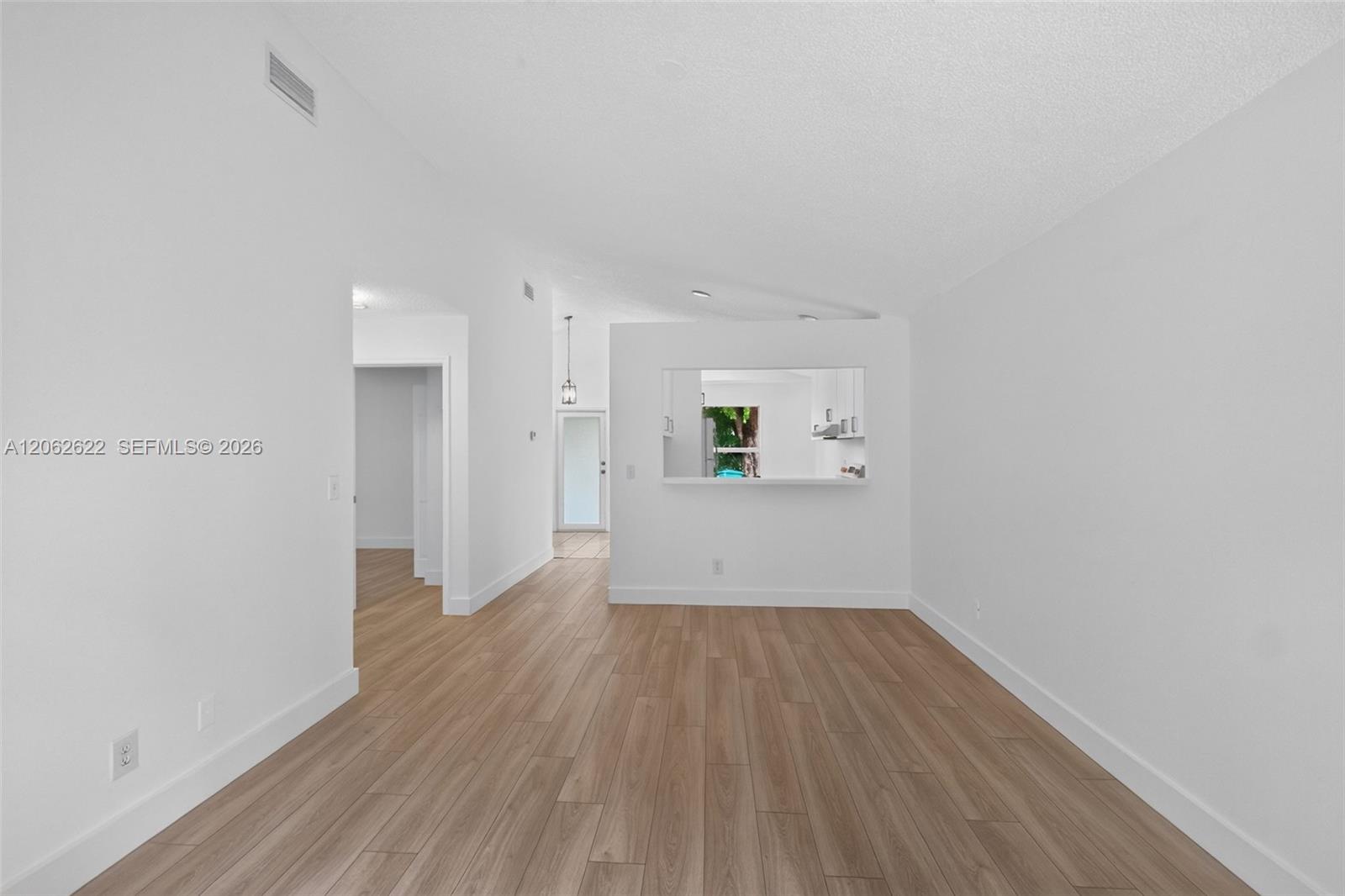 792 SW 9th St