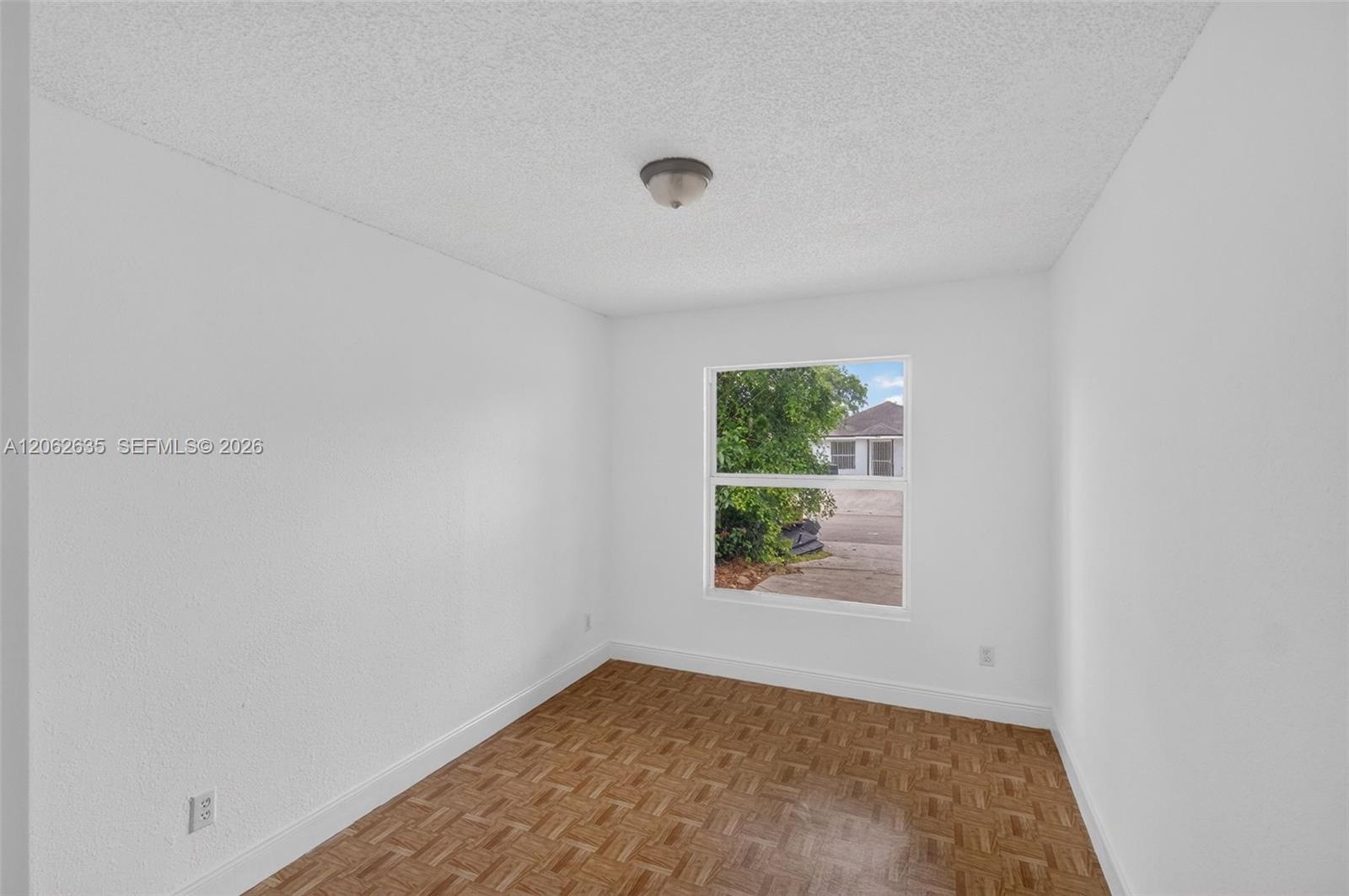 744 SW 9th St