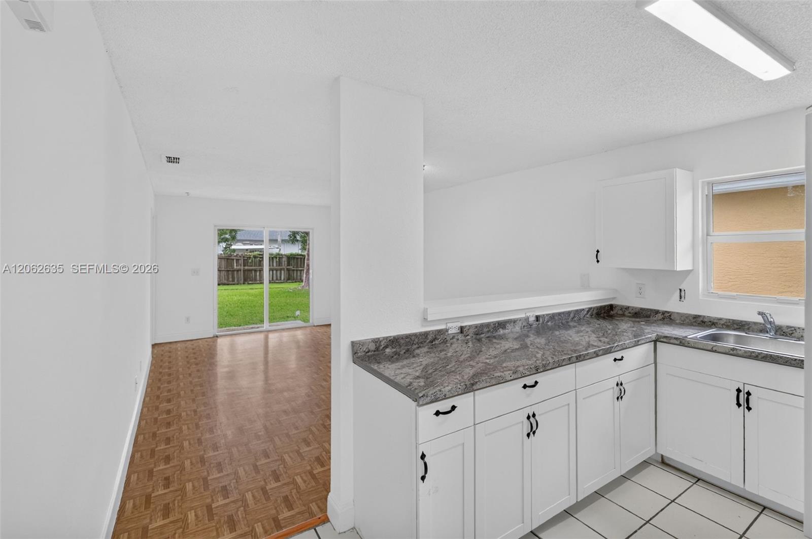 744 SW 9th St