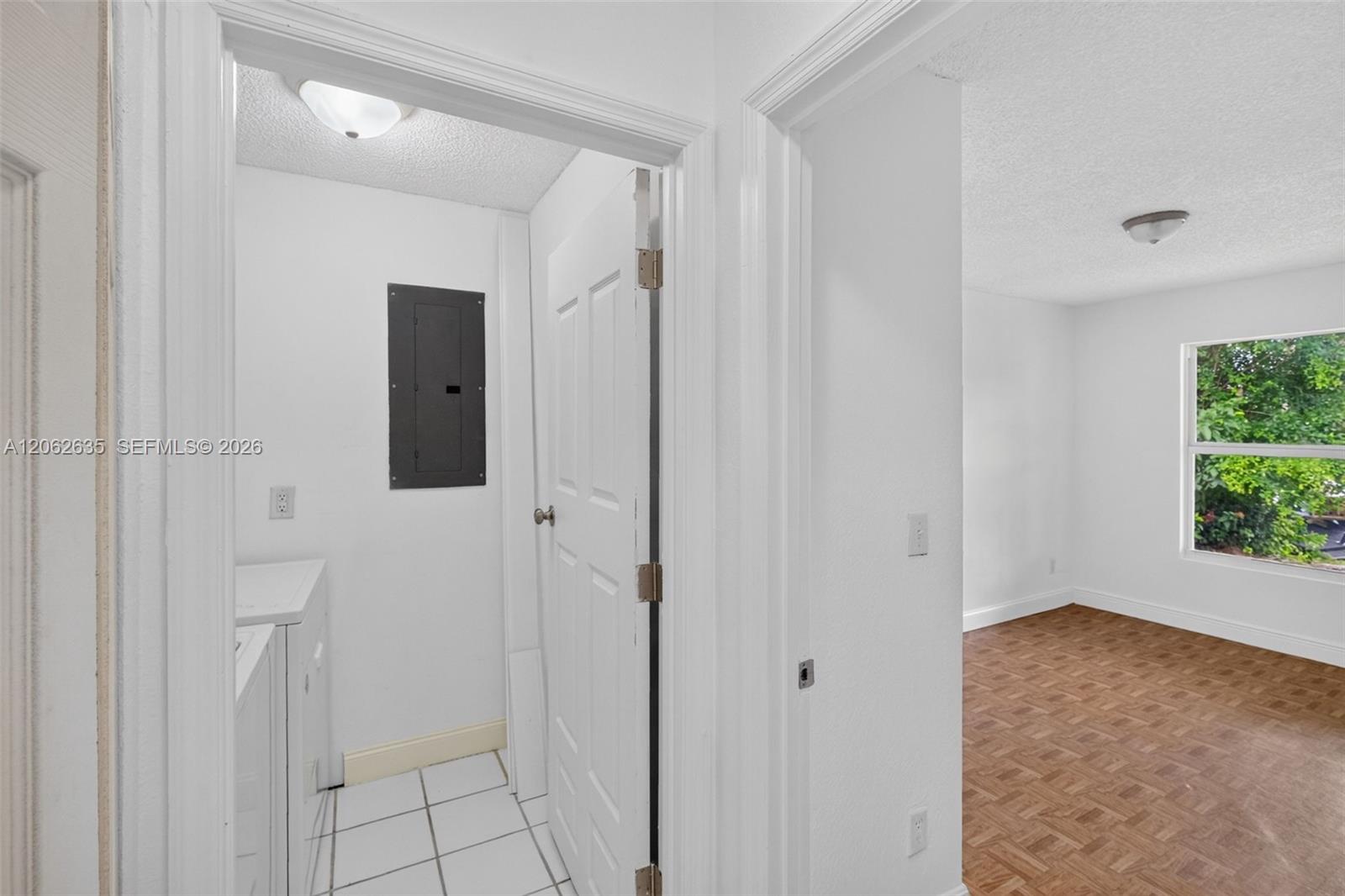 744 SW 9th St