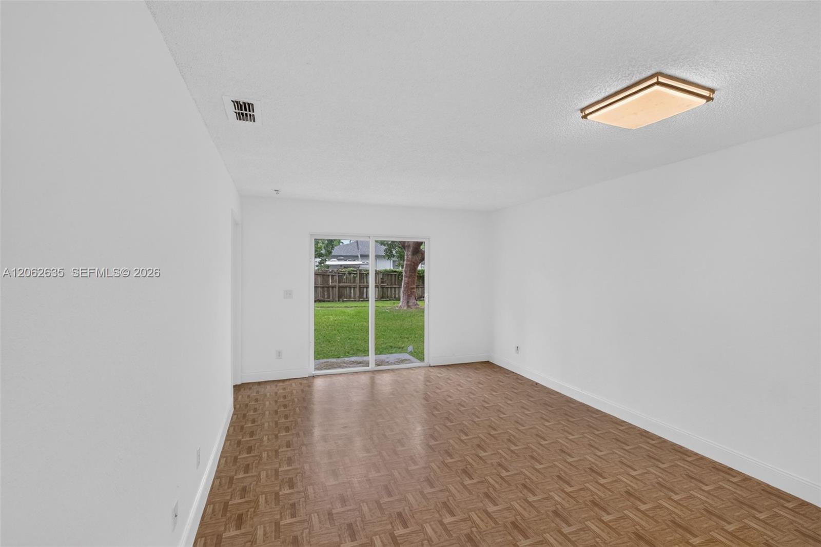 744 SW 9th St