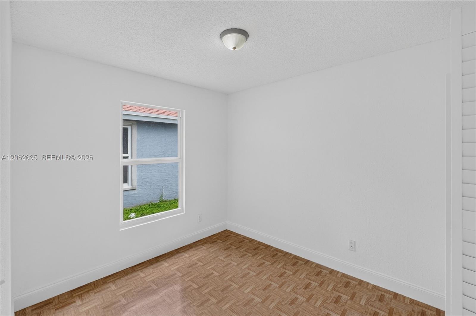 744 SW 9th St