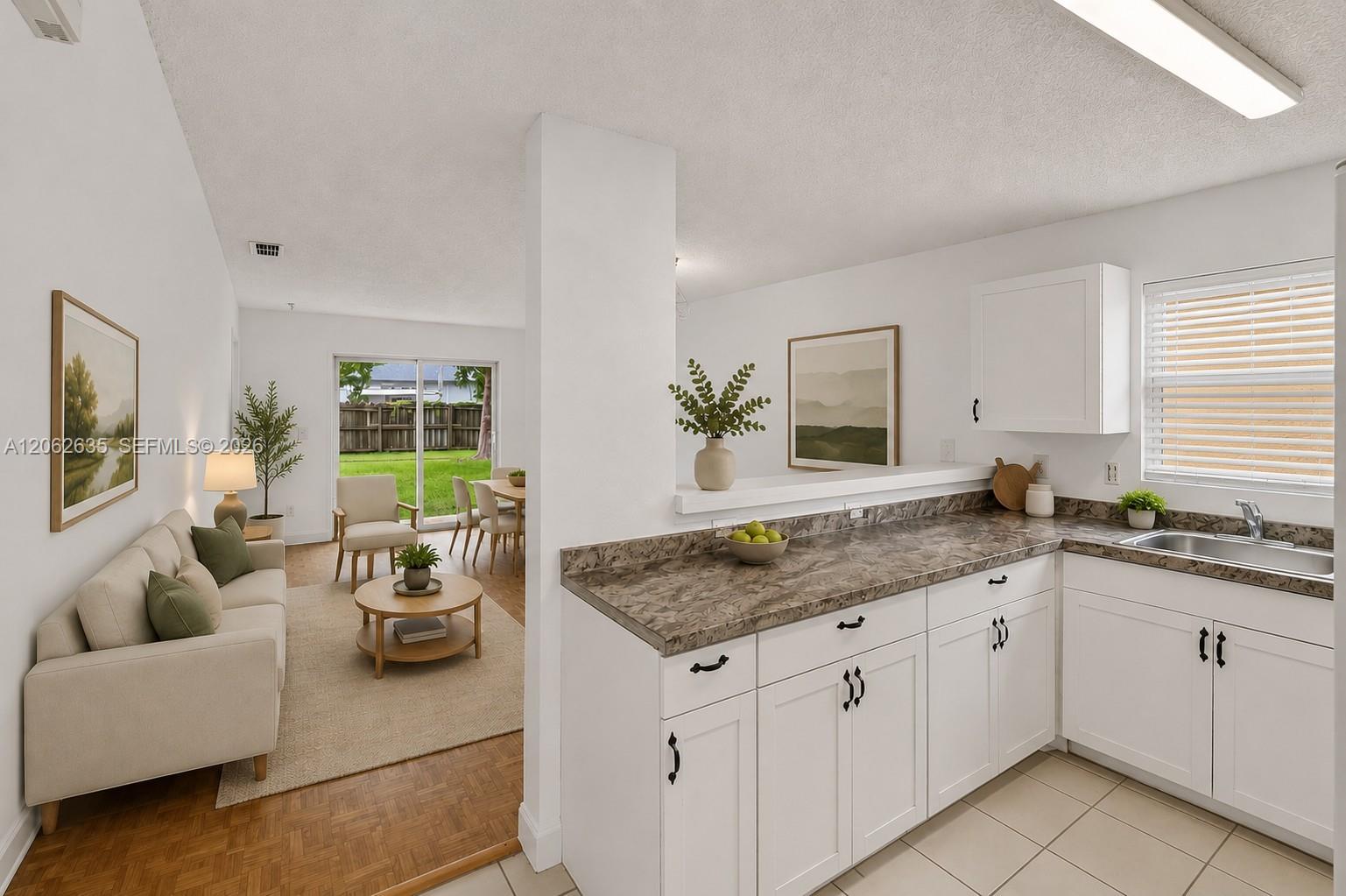 744 SW 9th St