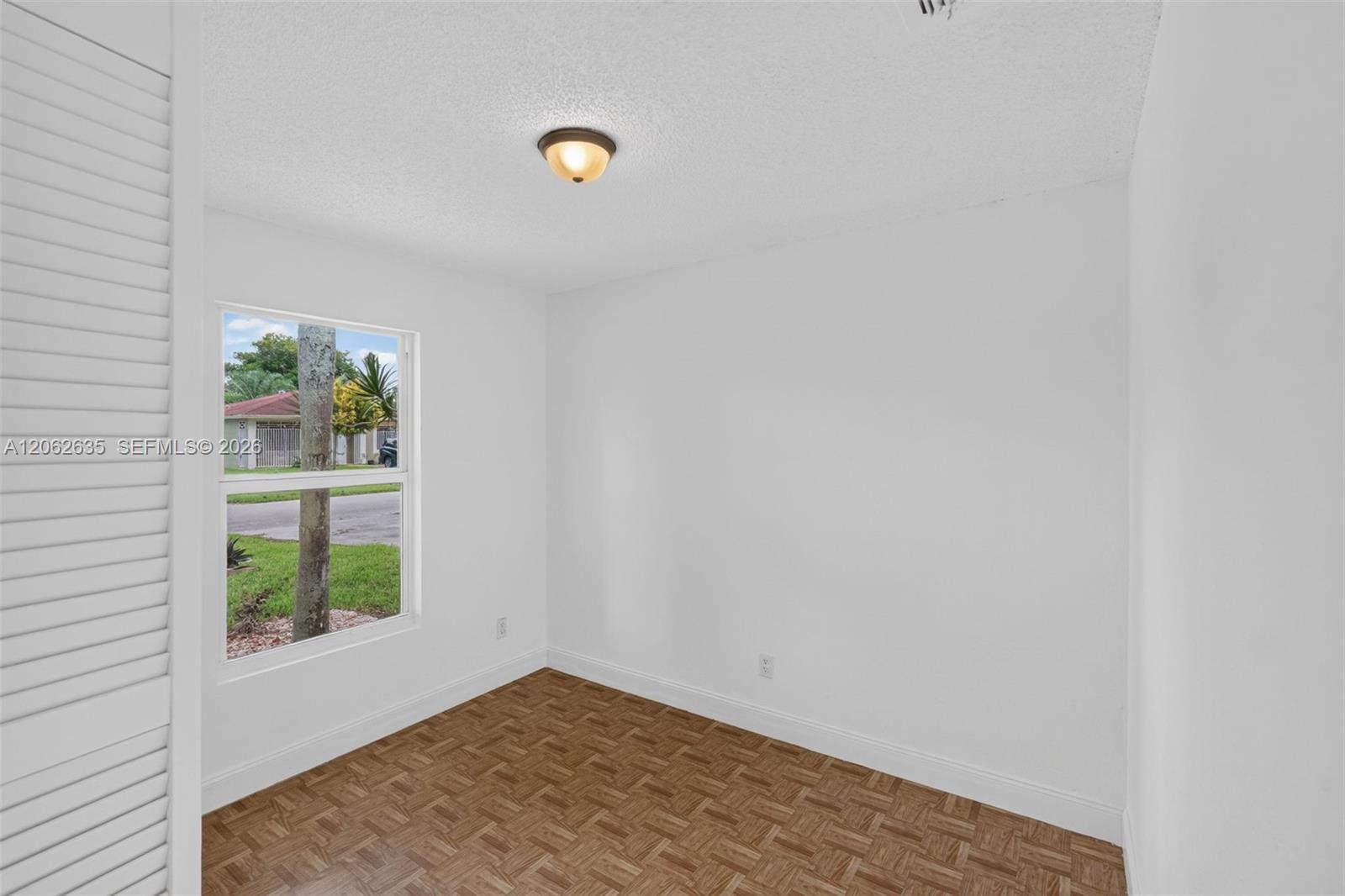 744 SW 9th St