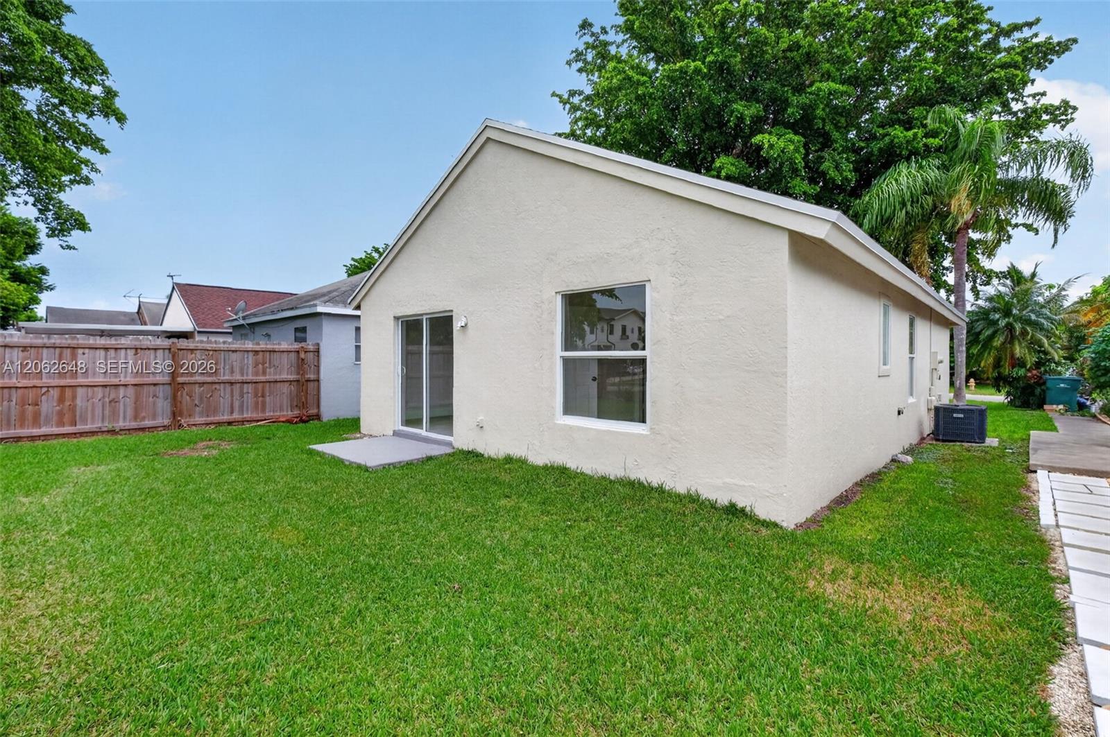 731 SW 10th St