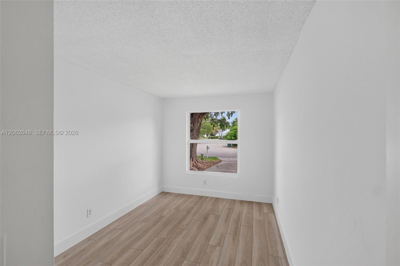 731 SW 10th St