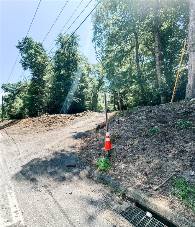 158 Pauchaug Trail