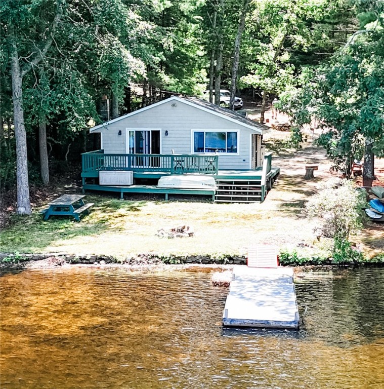 158 Pauchaug Trail