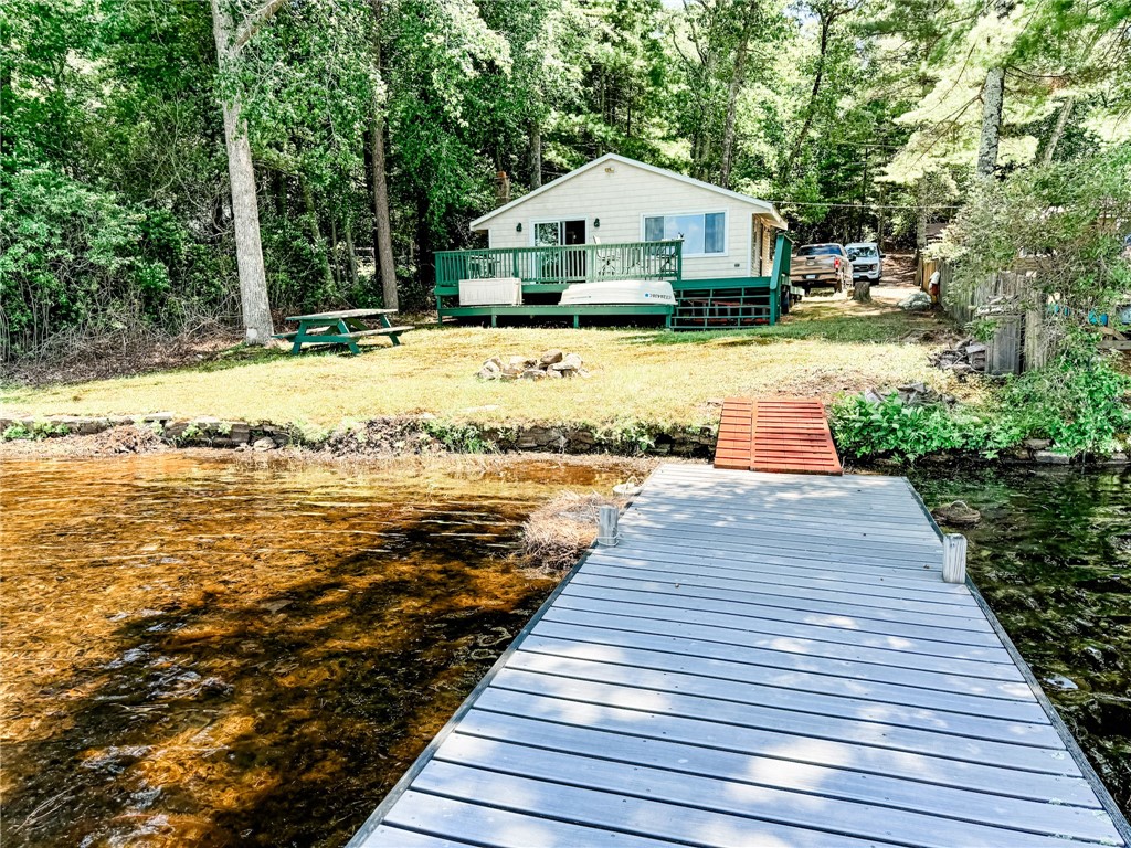 158 Pauchaug Trail