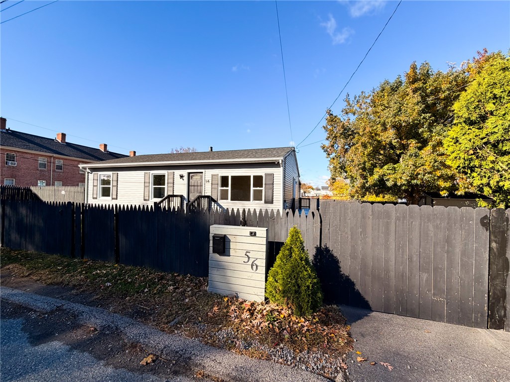 56 Hyacinth Street