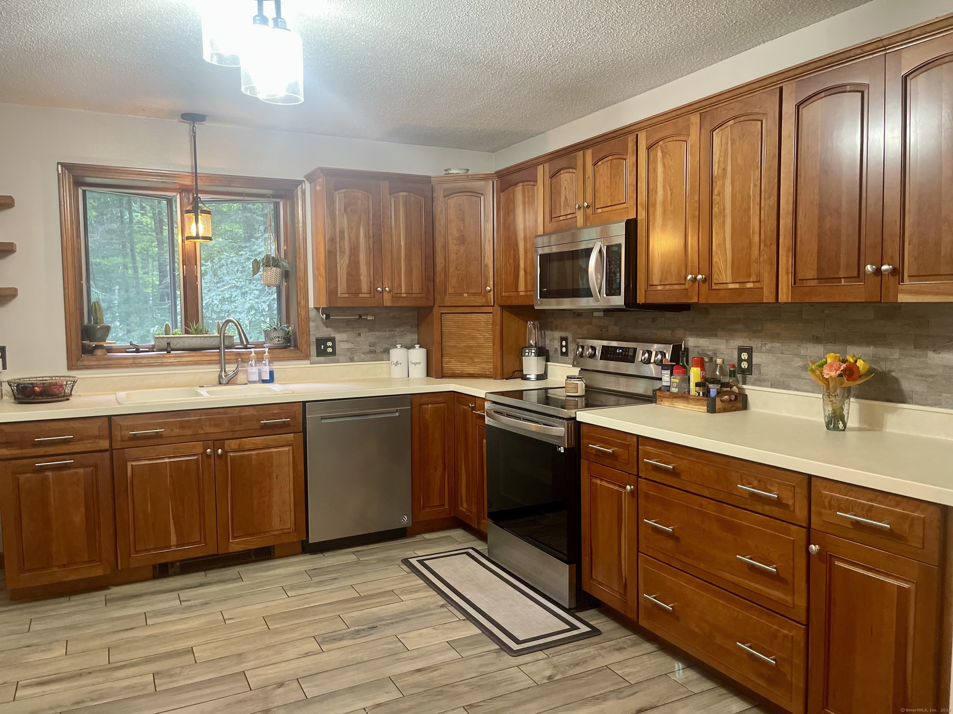 20 Eino Drive