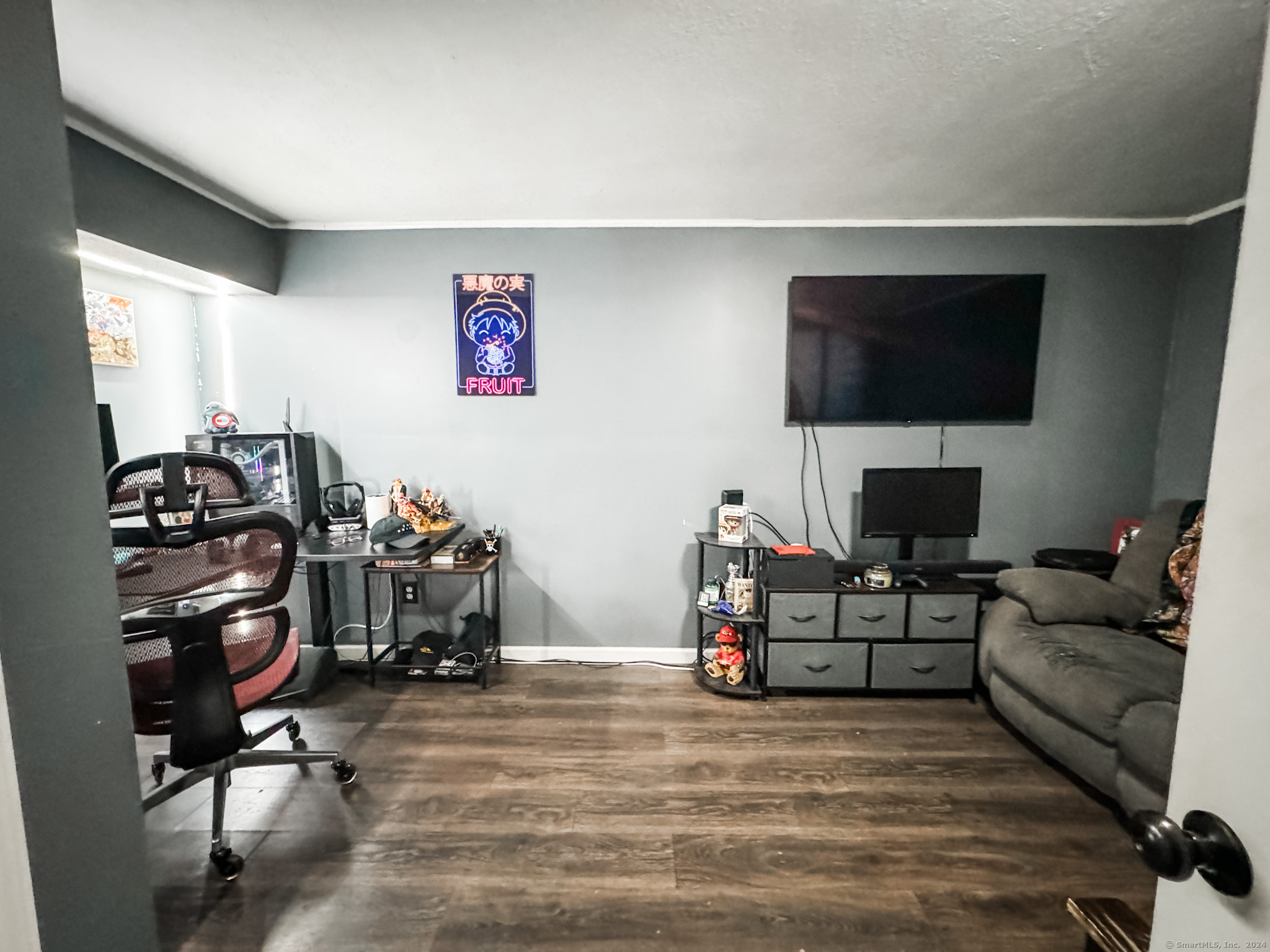 61 Perry Street 102
