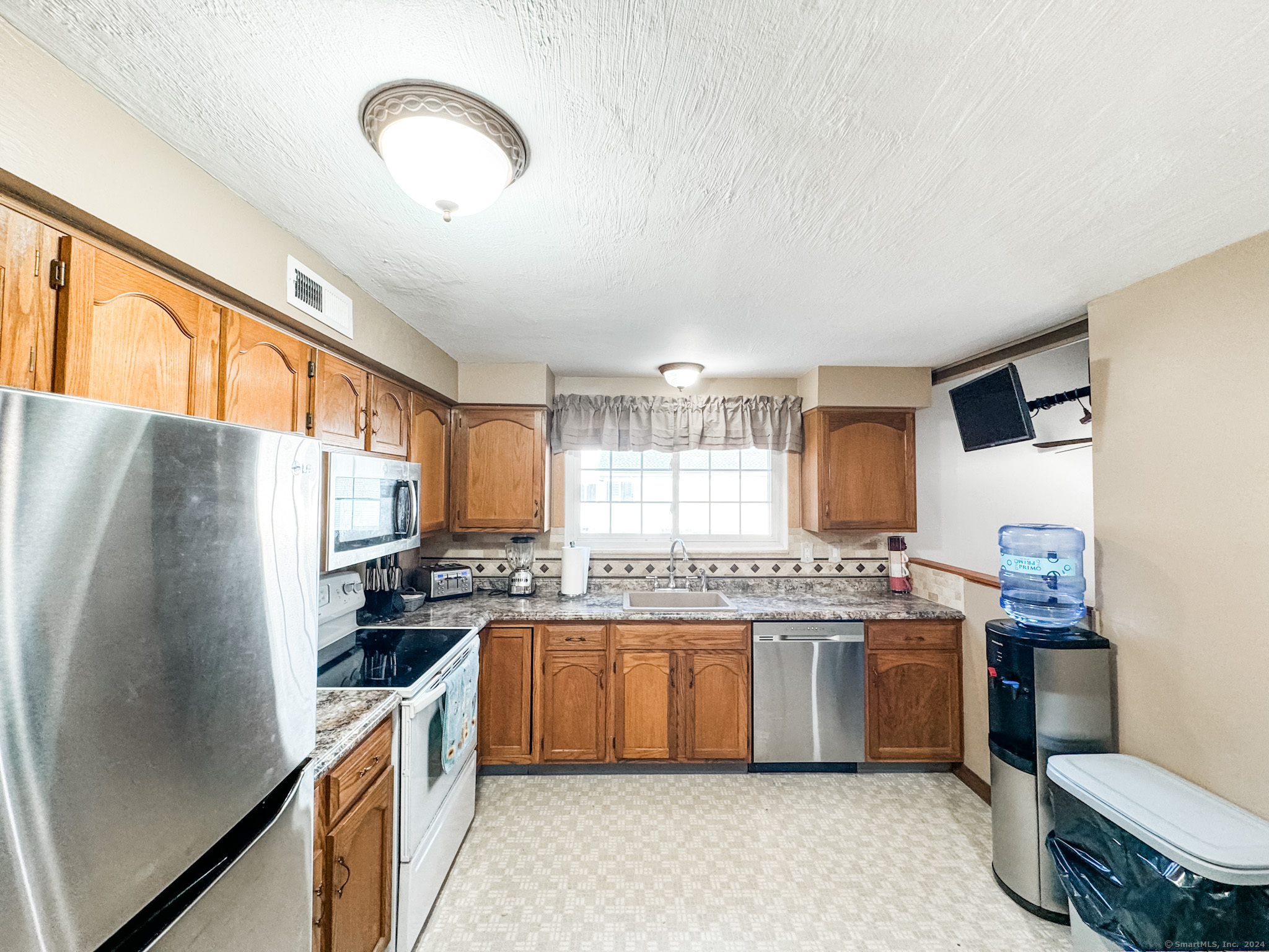 61 Perry Street 102