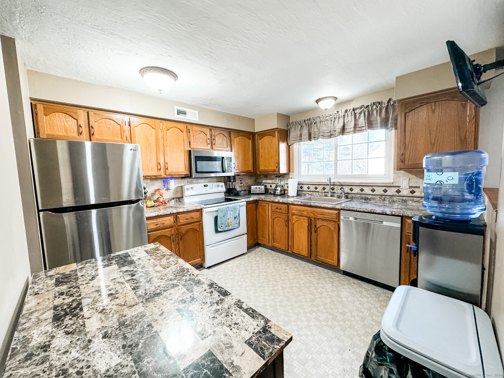 61 Perry Street 102