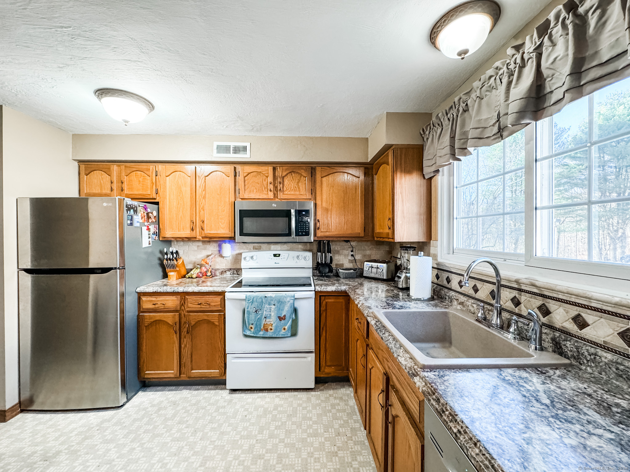 61 Perry Street 102