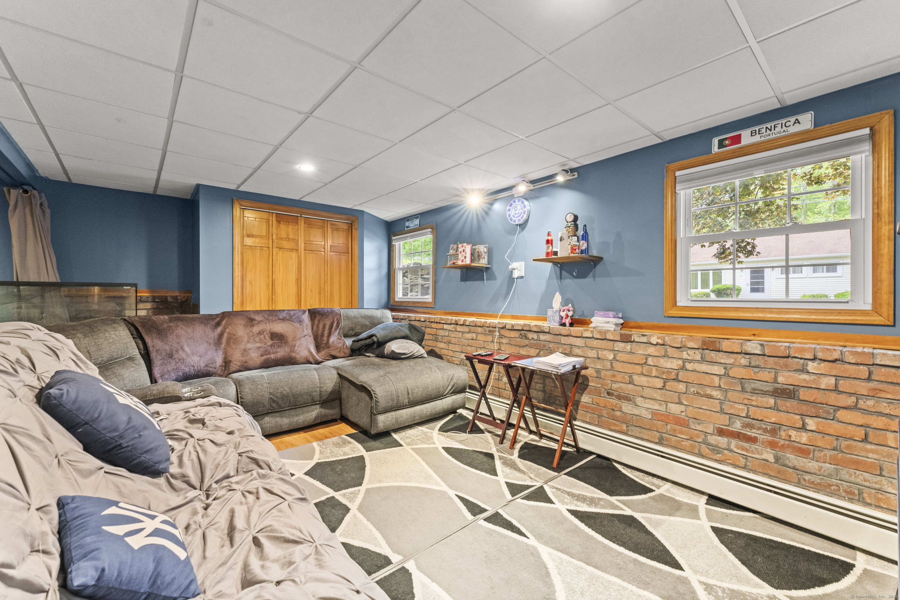 16 Spring Road