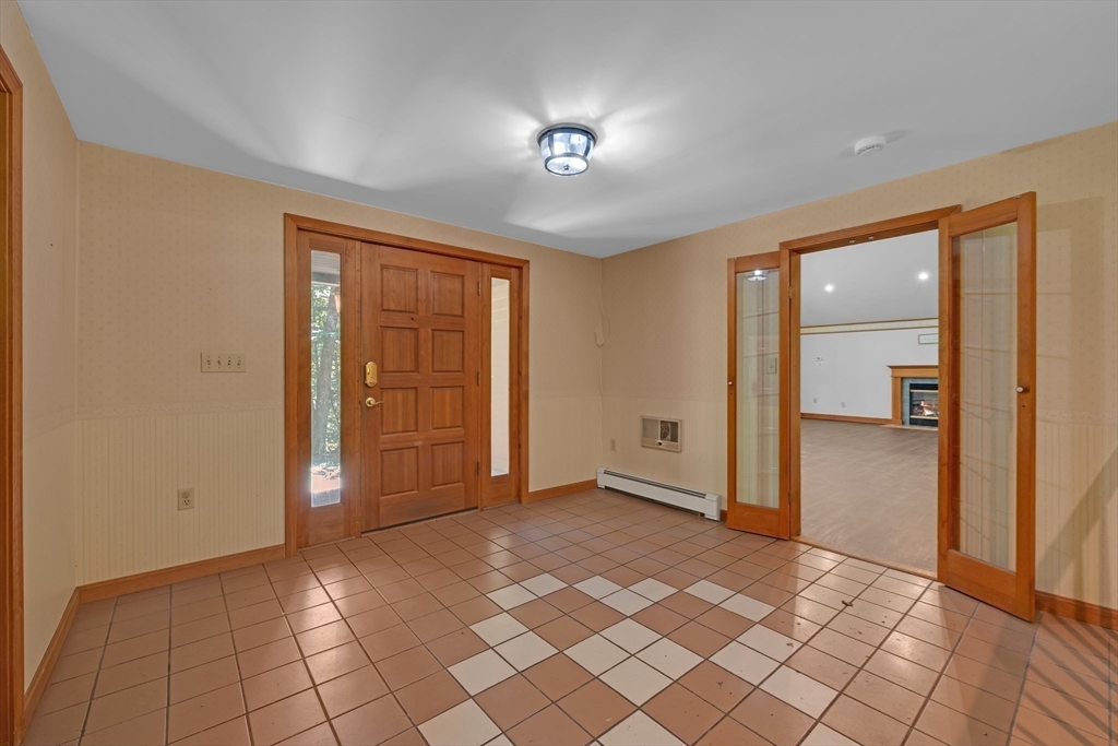 6 Laurelwood Dr