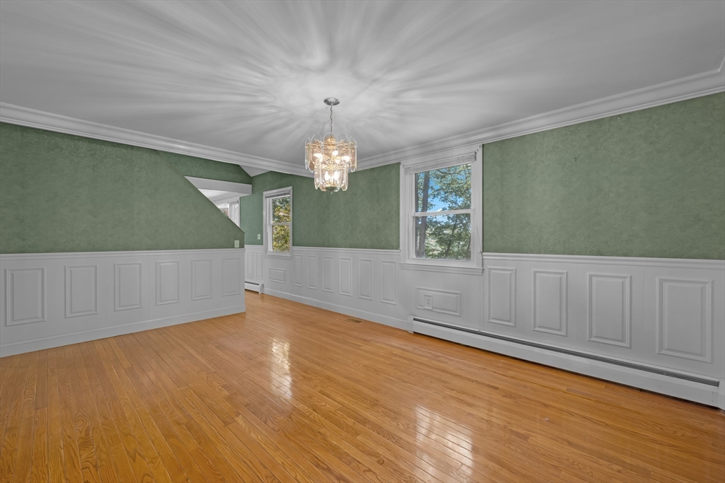 6 Laurelwood Dr