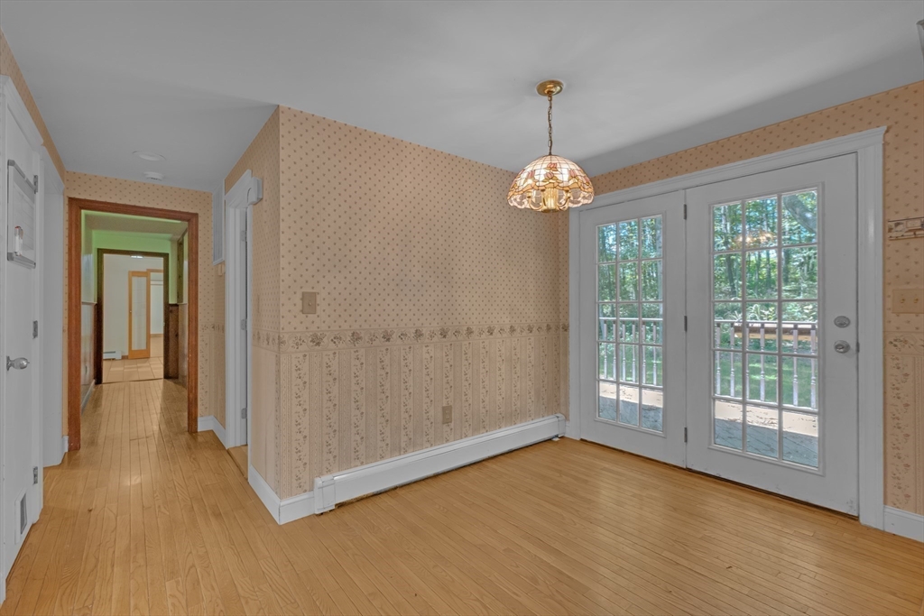 6 Laurelwood Dr