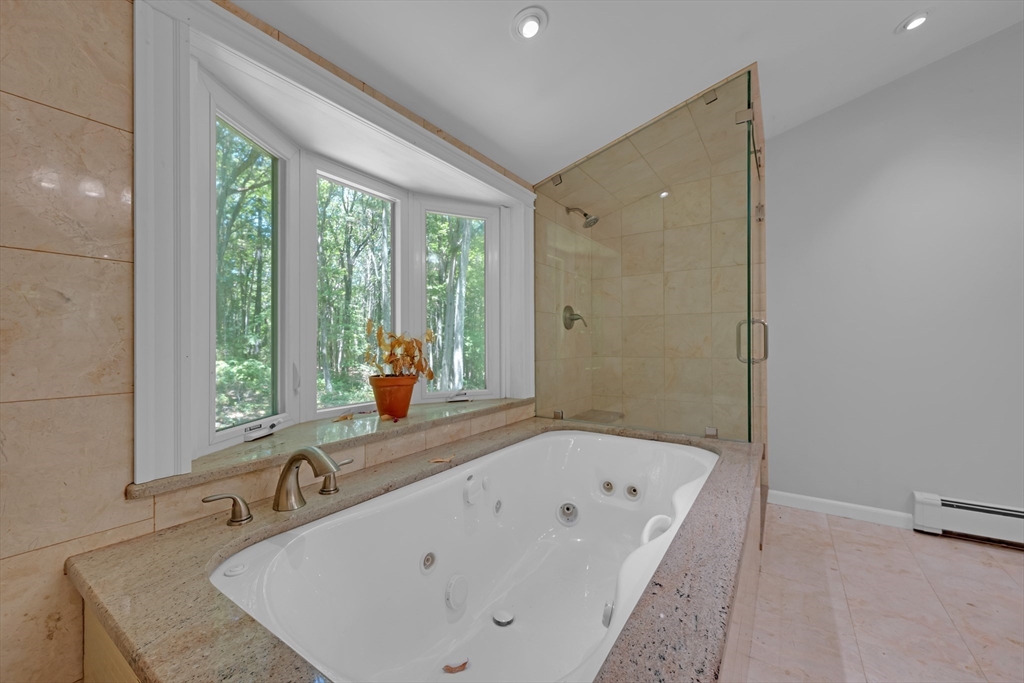 6 Laurelwood Dr