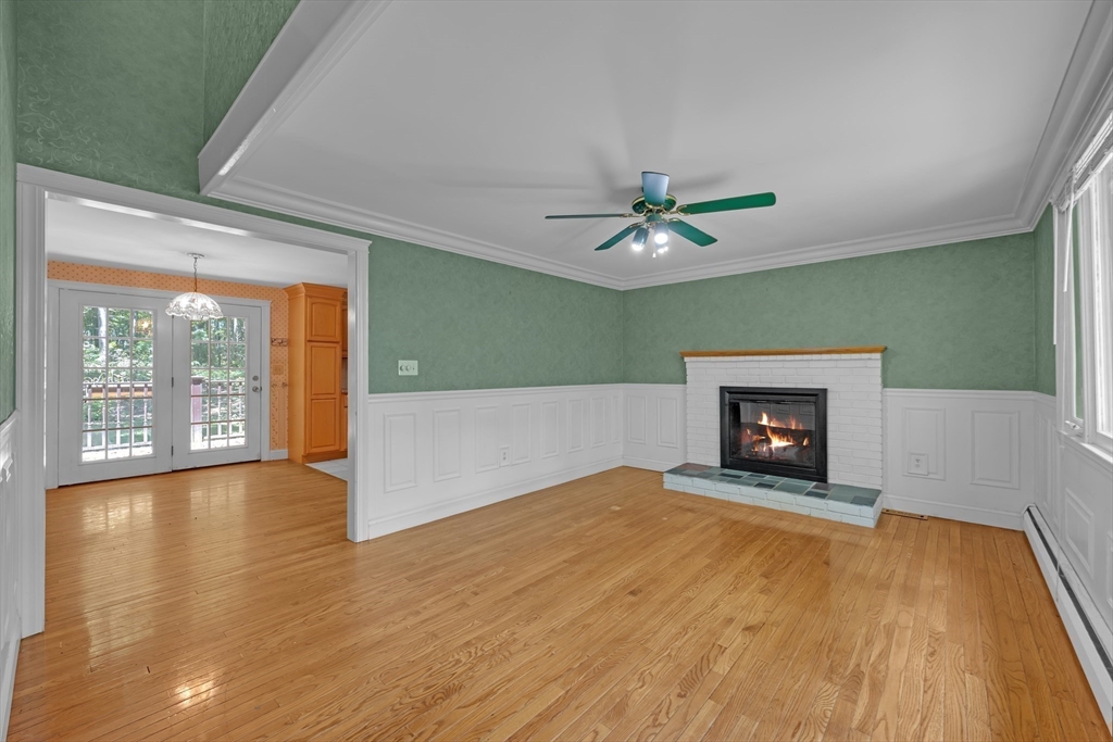 6 Laurelwood Dr