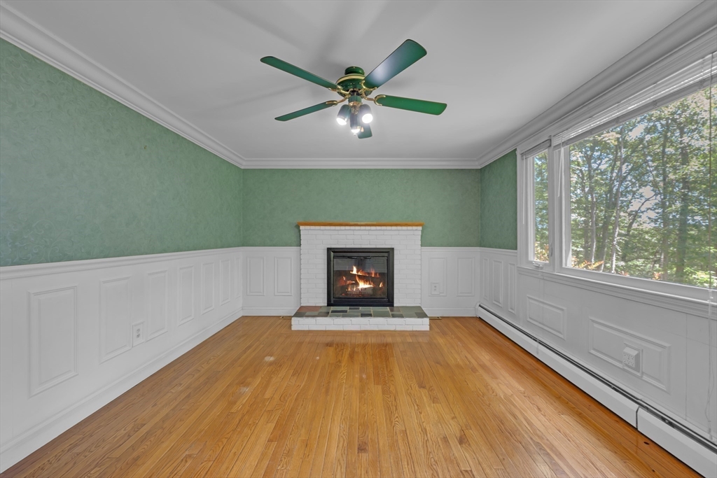 6 Laurelwood Dr