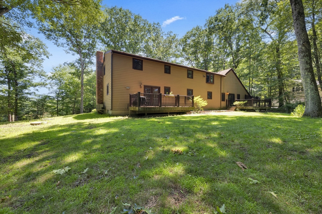 6 Laurelwood Dr