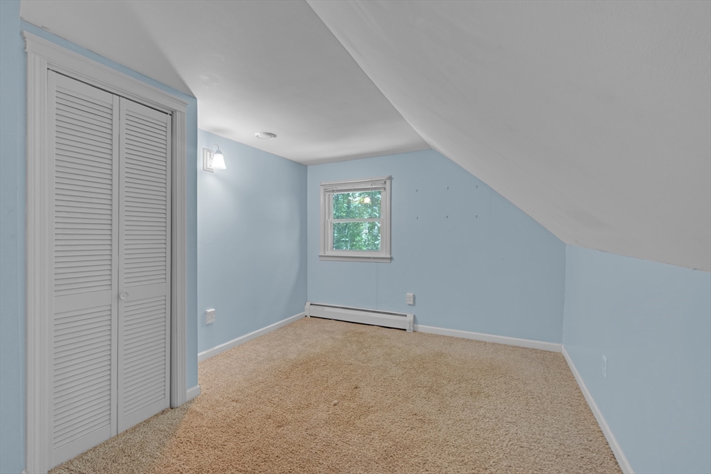 6 Laurelwood Dr