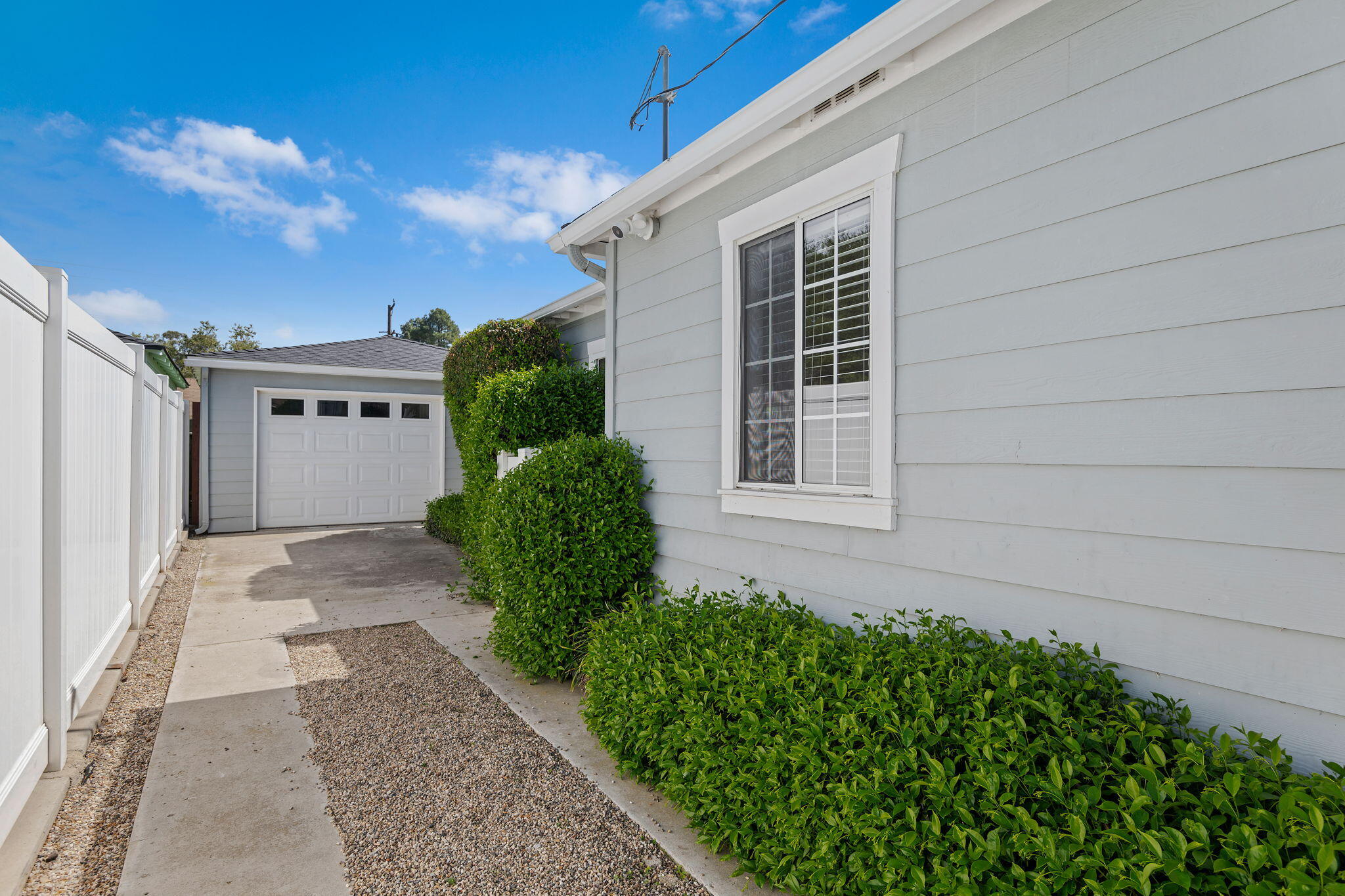 2901 Valencia Drive