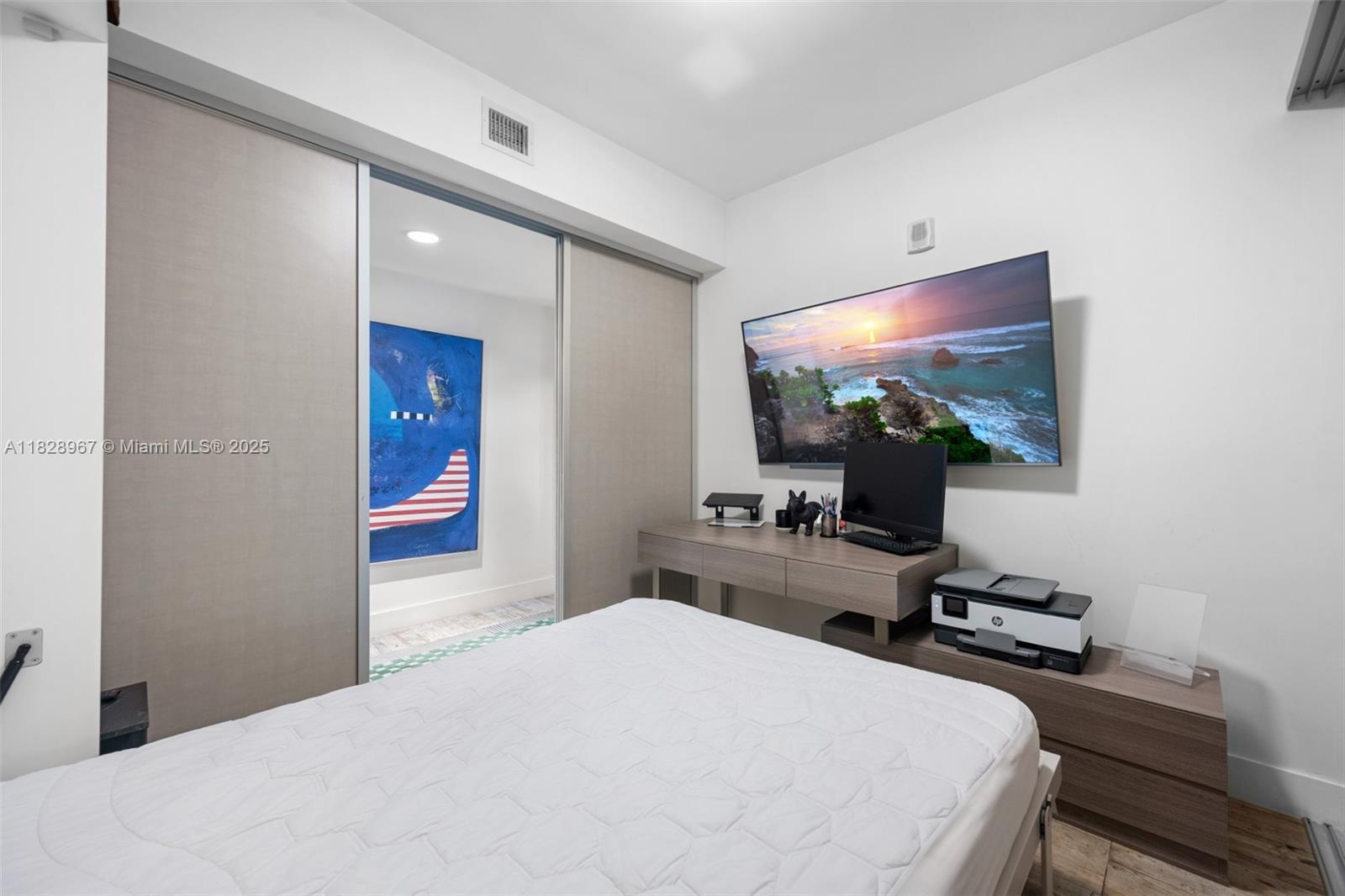 1010 Brickell Ave # 3411